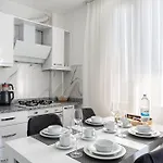 Assos Apartament *